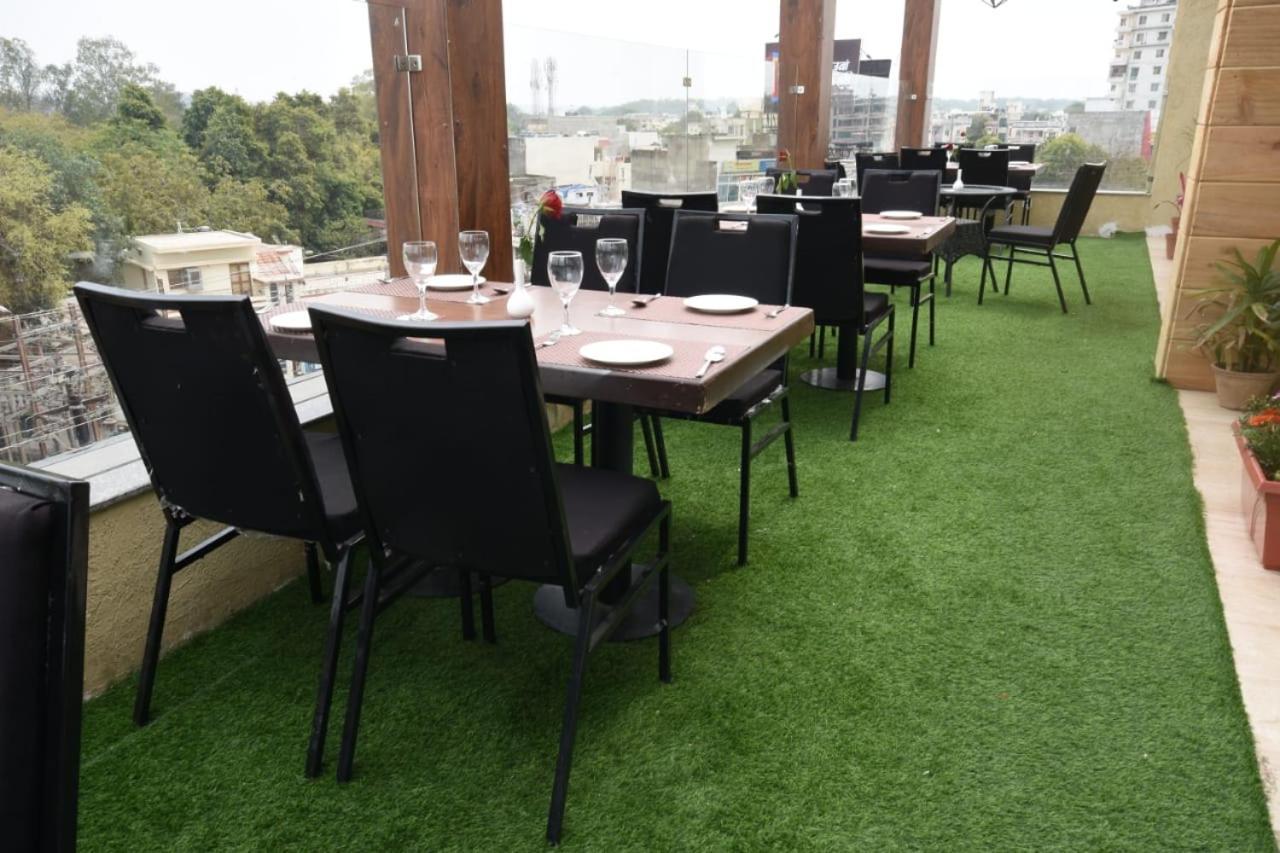 The Moziac Hotel Gwalior Luaran gambar